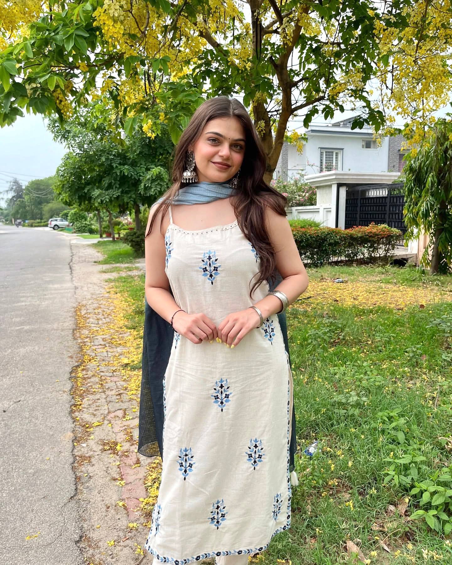 Zoya Pur Kora Khadi Cotton Spaghetti Top And Pant With Dupatta set