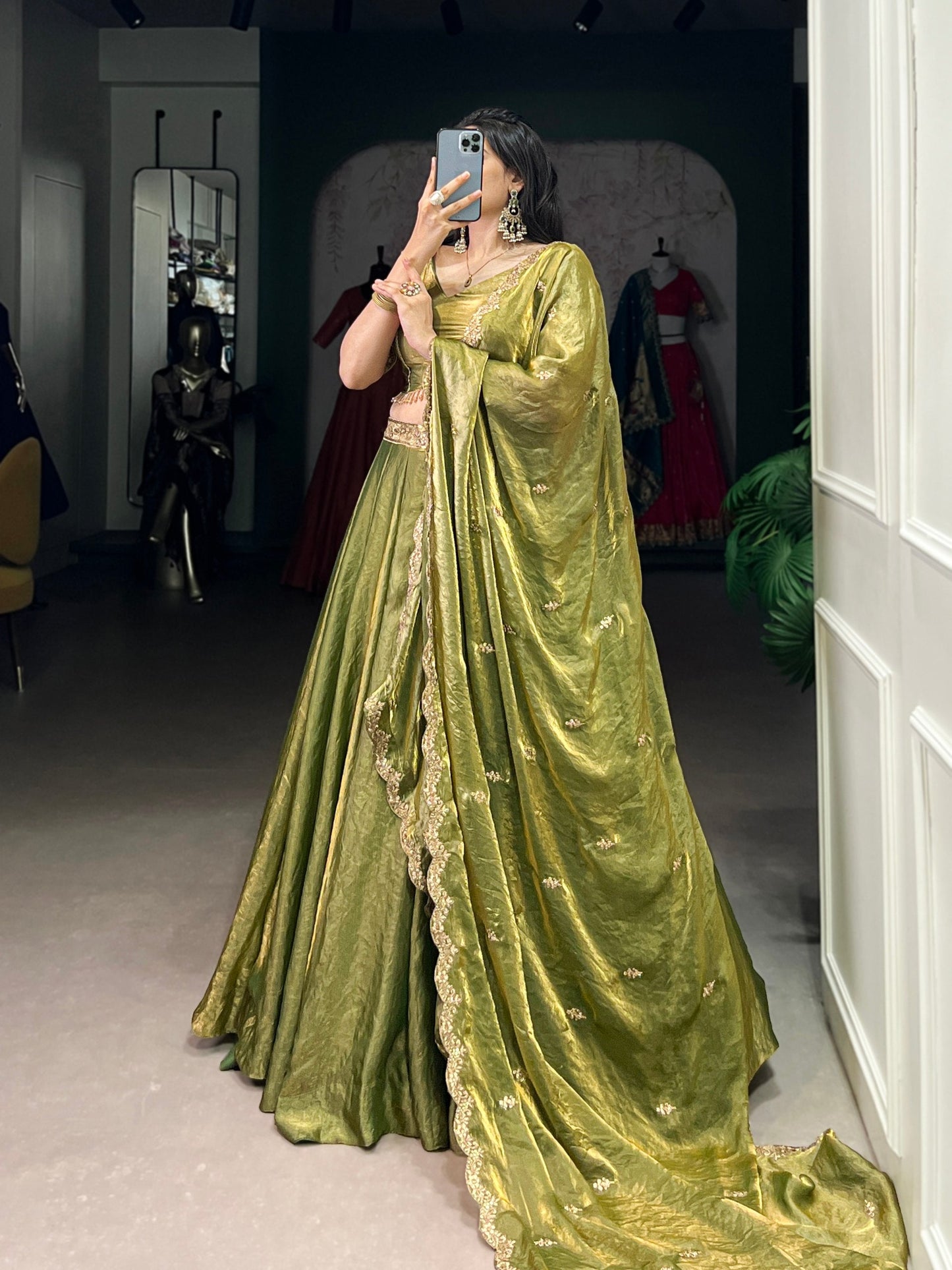 Rang-e-Mehal – A Royal Symphony of Silk Lehenga Choli
