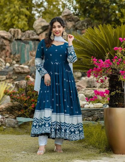 Shanaya Premium Quality Suit Set