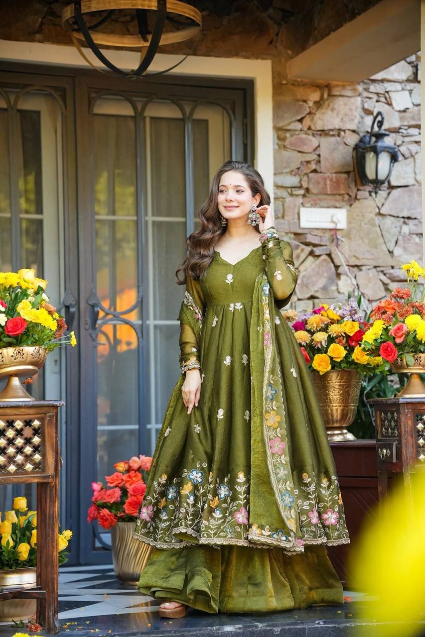 Saanvi Floral Wedding Wear Anarkali Set