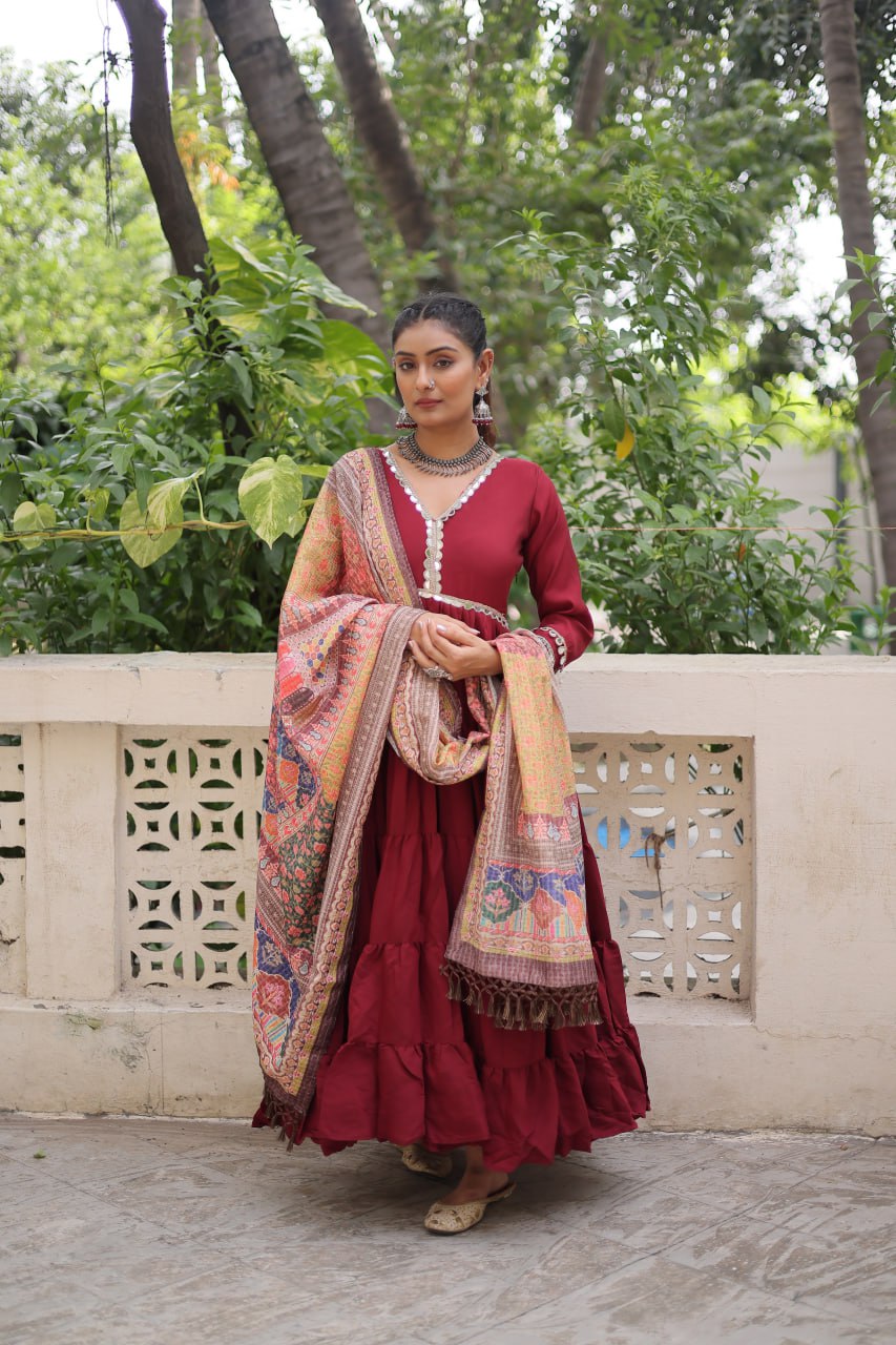 Samaira PRODUCT DETAILS :Festive Glow Designer Tiered Anarkali Gown with Heritage Print Dupatta