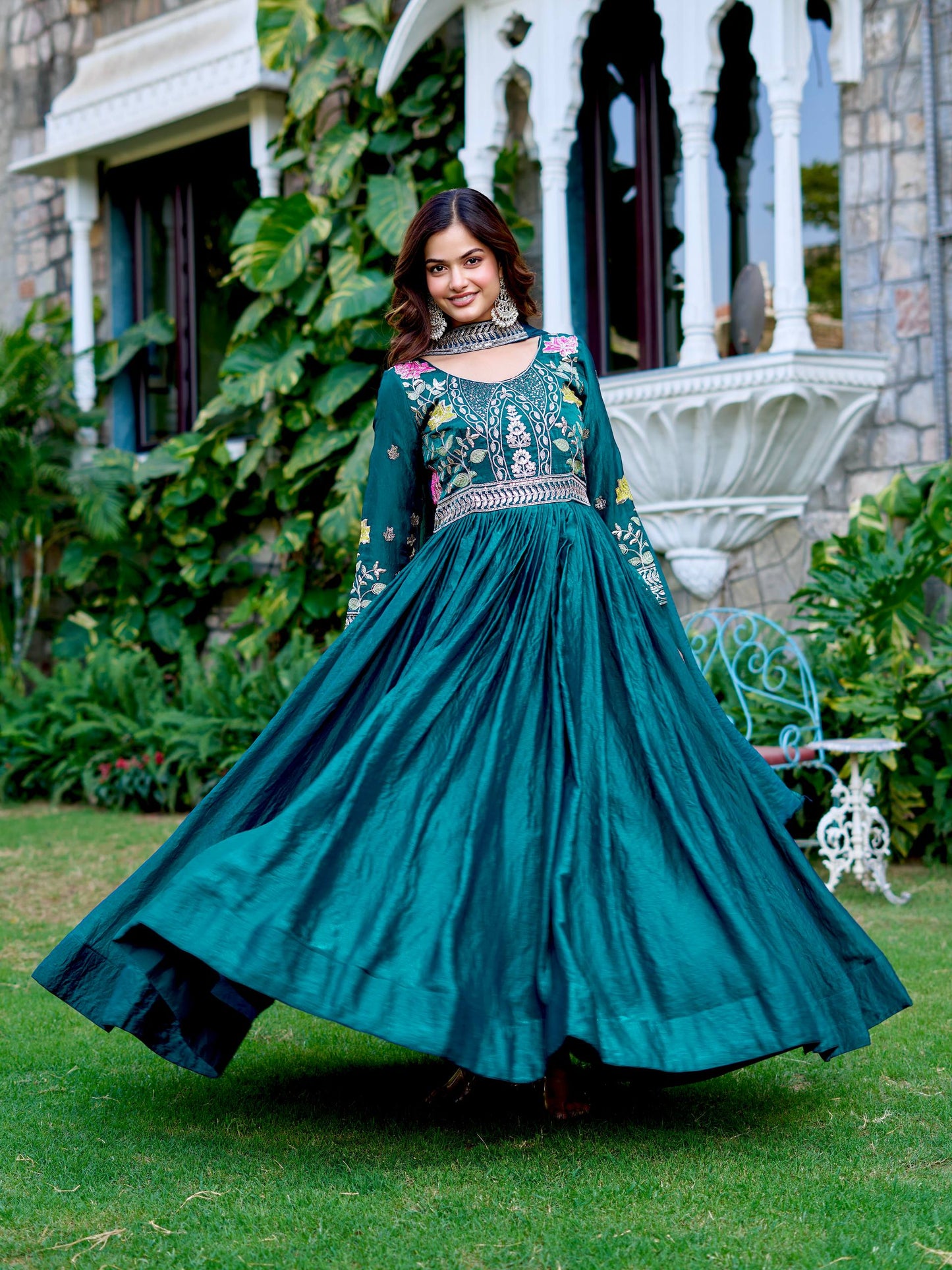 Queen’s Aura Traditional yet Contemporary Designer Anarkali Gown