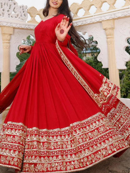 Aaradhya’s Regal Red Anarkali Gown