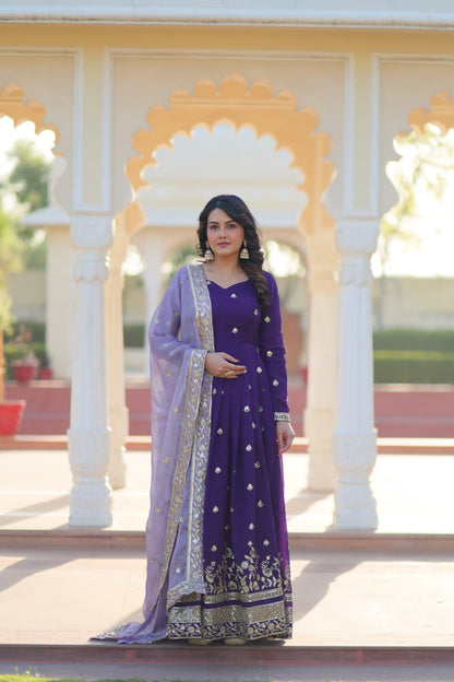 Anvika’s Regal Grace Anarkali Suit