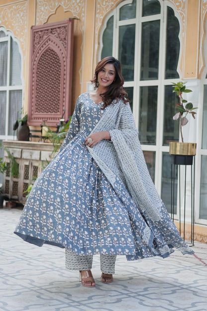 Nivya Twins Aura of Tradition Pure Cotton Gown Success
