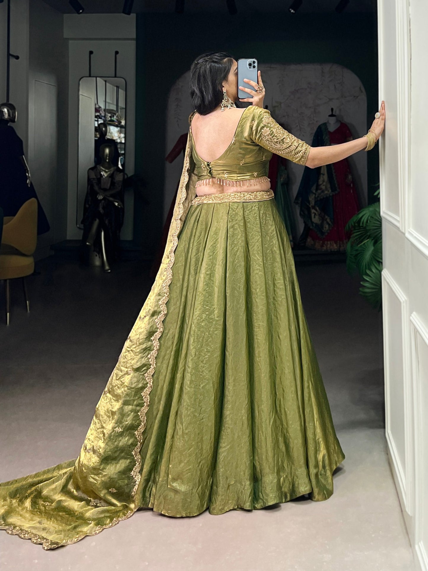Rang-e-Mehal – A Royal Symphony of Silk Lehenga Choli